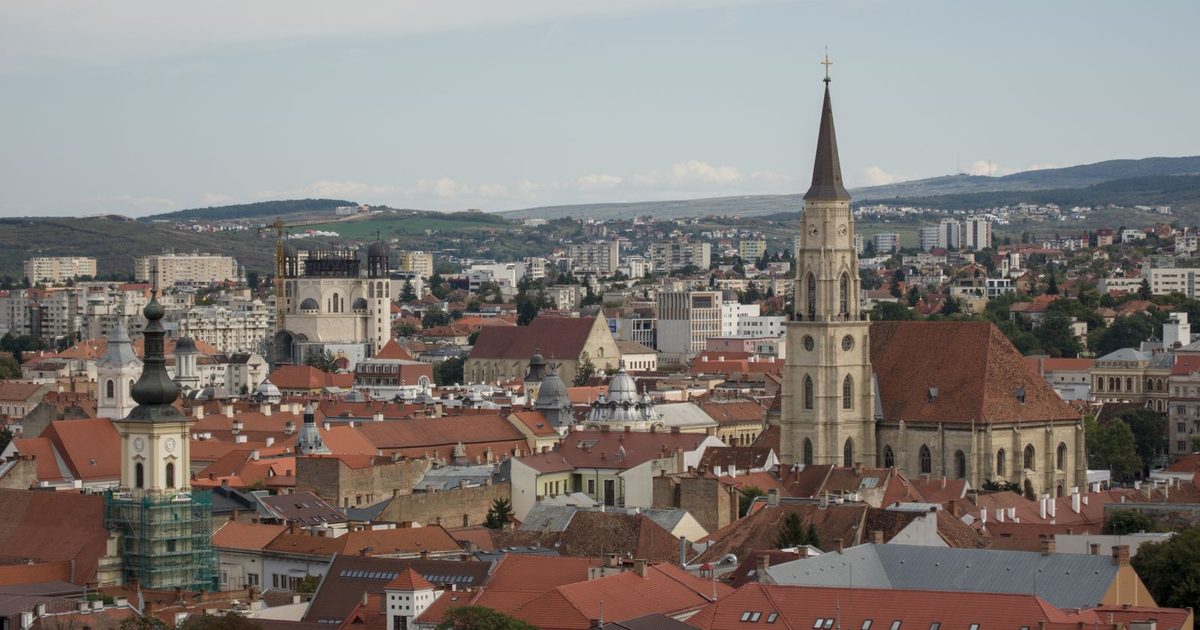 Cluj-Napoca from above, with its churches