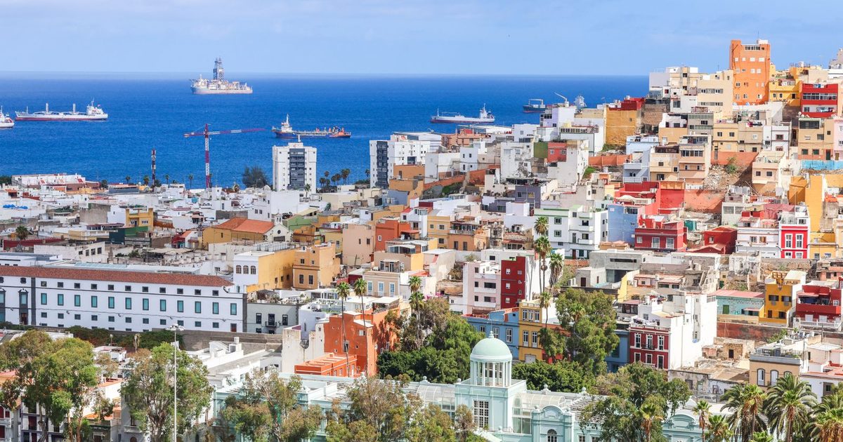 Las Palmas de Gran Canaria from above, with ships in the Atlantic